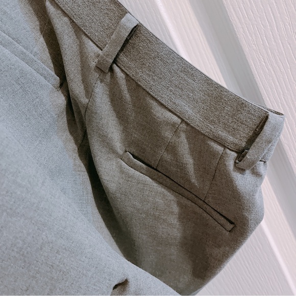 Uniqlo Smart Ankle Pants - Picture 3 of 8